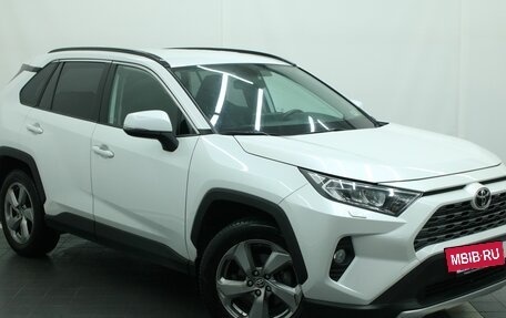 Toyota RAV4, 2020 год, 3 745 000 рублей, 10 фотография