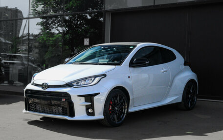 Toyota Yaris, 2022 год, 3 500 000 рублей, 1 фотография
