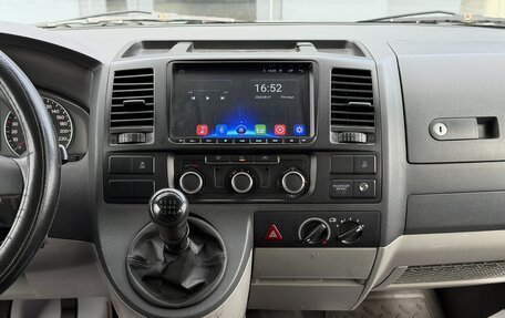 Volkswagen Transporter T5 рестайлинг, 2011 год, 1 490 000 рублей, 11 фотография