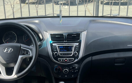 Hyundai Solaris II рестайлинг, 2013 год, 690 000 рублей, 12 фотография