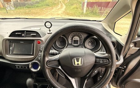 Honda Fit III, 2011 год, 950 000 рублей, 11 фотография