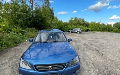 Lexus IS II рестайлинг 2, 1999 год, 690 000 рублей, 2 фотография