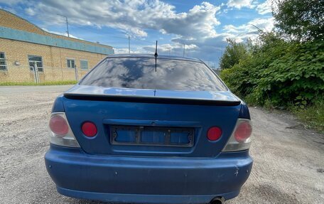 Lexus IS II рестайлинг 2, 1999 год, 690 000 рублей, 3 фотография