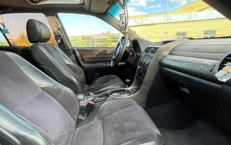 Lexus IS II рестайлинг 2, 1999 год, 690 000 рублей, 10 фотография
