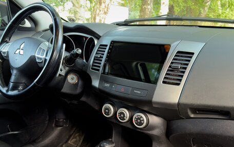 Mitsubishi Outlander III рестайлинг 3, 2008 год, 920 000 рублей, 8 фотография