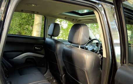 Mitsubishi Outlander III рестайлинг 3, 2008 год, 920 000 рублей, 11 фотография