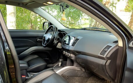Mitsubishi Outlander III рестайлинг 3, 2008 год, 920 000 рублей, 9 фотография