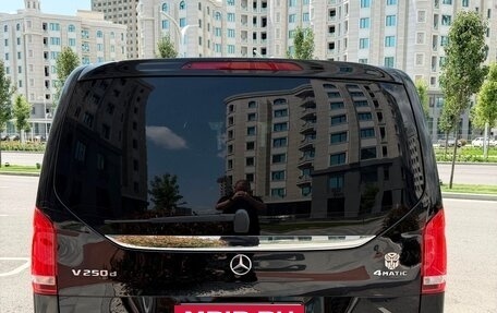 Mercedes-Benz V-Класс, 2016 год, 4 490 000 рублей, 4 фотография
