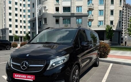 Mercedes-Benz V-Класс, 2016 год, 4 490 000 рублей, 2 фотография