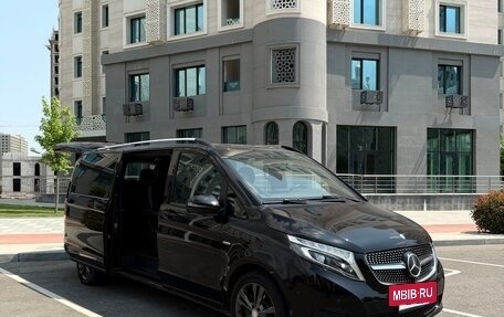 Mercedes-Benz V-Класс, 2016 год, 4 490 000 рублей, 24 фотография