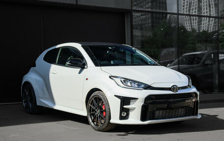 Toyota Yaris, 2022 год, 3 500 000 рублей, 3 фотография