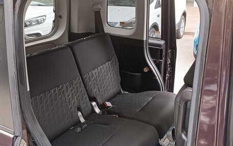 Toyota Roomy I, 2017 год, 950 000 рублей, 16 фотография