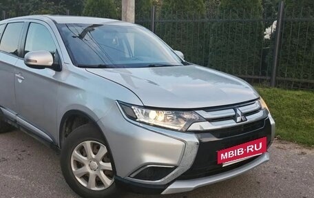 Mitsubishi Outlander III рестайлинг 3, 2015 год, 1 550 000 рублей, 11 фотография