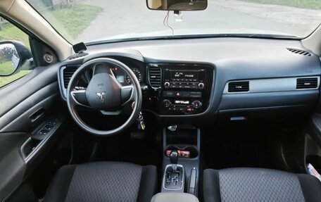 Mitsubishi Outlander III рестайлинг 3, 2015 год, 1 550 000 рублей, 15 фотография
