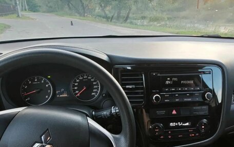 Mitsubishi Outlander III рестайлинг 3, 2015 год, 1 550 000 рублей, 19 фотография