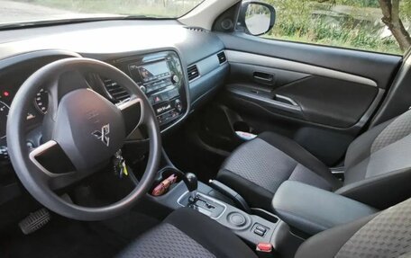Mitsubishi Outlander III рестайлинг 3, 2015 год, 1 550 000 рублей, 20 фотография
