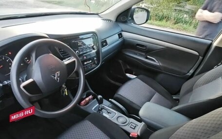 Mitsubishi Outlander III рестайлинг 3, 2015 год, 1 550 000 рублей, 14 фотография