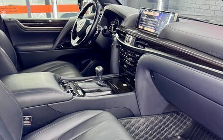 Lexus LX III, 2019 год, 11 290 000 рублей, 32 фотография