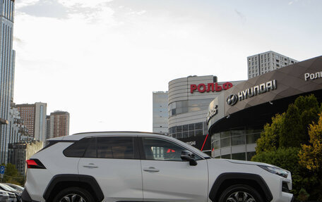 Toyota RAV4, 2025 год, 3 880 000 рублей, 3 фотография