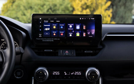 Toyota RAV4, 2025 год, 3 880 000 рублей, 14 фотография