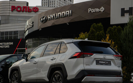 Toyota RAV4, 2025 год, 3 880 000 рублей, 5 фотография