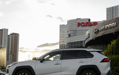 Toyota RAV4, 2025 год, 3 880 000 рублей, 6 фотография