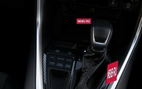 Toyota RAV4, 2025 год, 3 880 000 рублей, 16 фотография