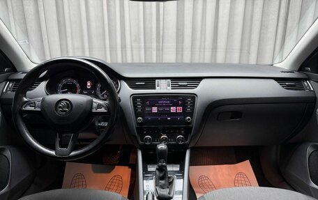 Skoda Octavia, 2017 год, 1 823 000 рублей, 10 фотография