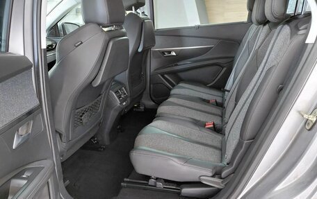 Peugeot 5008 II, 2018 год, 1 900 000 рублей, 11 фотография