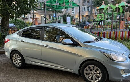 Hyundai Solaris II рестайлинг, 2011 год, 398 000 рублей, 2 фотография