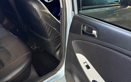Hyundai Solaris II рестайлинг, 2011 год, 398 000 рублей, 11 фотография