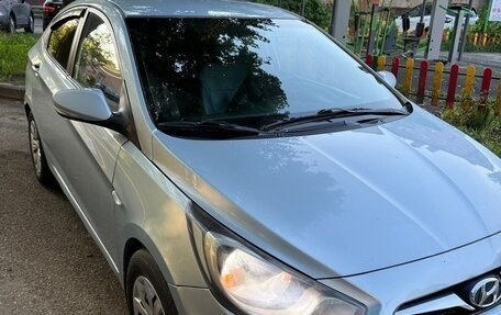 Hyundai Solaris II рестайлинг, 2011 год, 398 000 рублей, 3 фотография