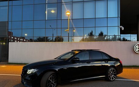 Mercedes-Benz E-Класс, 2019 год, 3 450 000 рублей, 3 фотография
