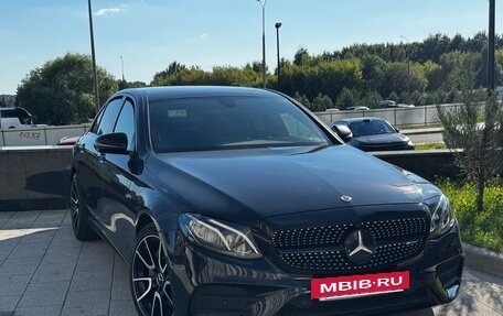 Mercedes-Benz E-Класс, 2019 год, 3 450 000 рублей, 2 фотография