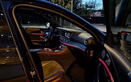 Mercedes-Benz E-Класс, 2019 год, 3 450 000 рублей, 13 фотография