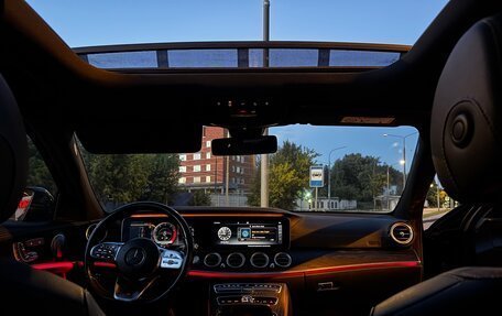Mercedes-Benz E-Класс, 2019 год, 3 450 000 рублей, 14 фотография
