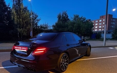 Mercedes-Benz E-Класс, 2019 год, 3 450 000 рублей, 8 фотография