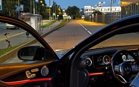 Mercedes-Benz E-Класс, 2019 год, 3 450 000 рублей, 11 фотография