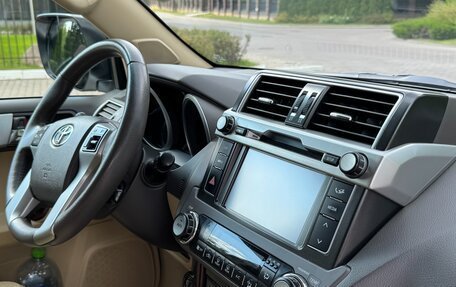 Toyota Land Cruiser Prado 150 рестайлинг 2, 2016 год, 3 999 999 рублей, 16 фотография