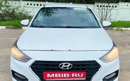 Hyundai Solaris II рестайлинг, 2018 год, 685 000 рублей, 3 фотография