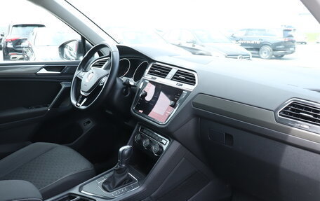 Volkswagen Tiguan II, 2018 год, 2 550 000 рублей, 9 фотография