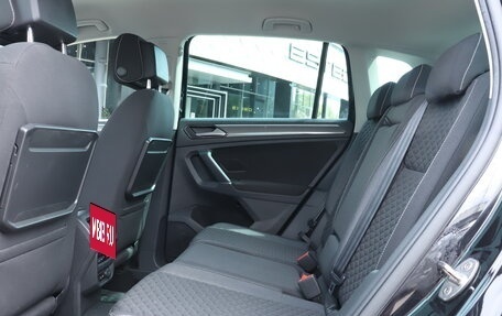 Volkswagen Tiguan II, 2018 год, 2 550 000 рублей, 10 фотография