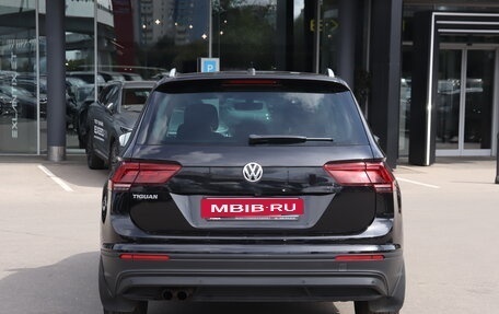 Volkswagen Tiguan II, 2018 год, 2 550 000 рублей, 6 фотография