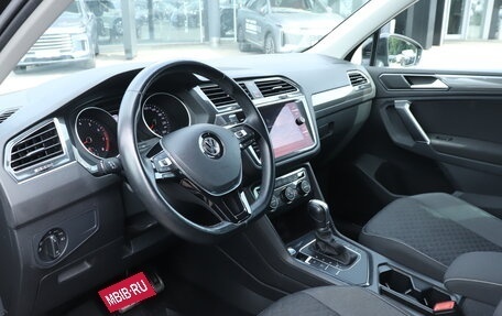 Volkswagen Tiguan II, 2018 год, 2 550 000 рублей, 13 фотография