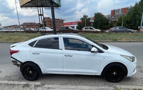 Hyundai Solaris II рестайлинг, 2019 год, 615 000 рублей, 3 фотография