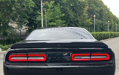 Dodge Challenger III рестайлинг 2, 2021 год, 3 500 000 рублей, 5 фотография