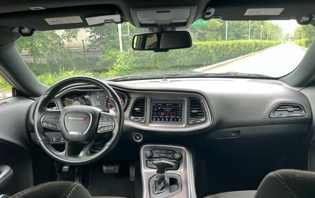 Dodge Challenger III рестайлинг 2, 2021 год, 3 500 000 рублей, 12 фотография