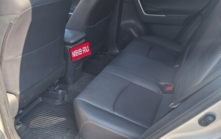 Toyota RAV4, 2022 год, 4 000 000 рублей, 4 фотография
