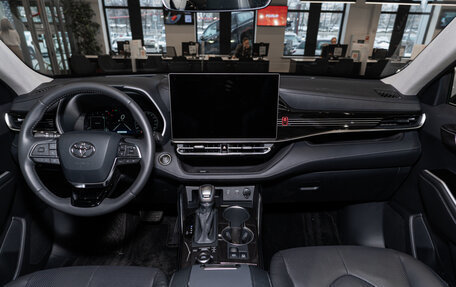 Toyota Highlander, 2026 год, 5 790 000 рублей, 21 фотография