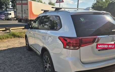 Mitsubishi Outlander III рестайлинг 3, 2017 год, 2 230 000 рублей, 4 фотография